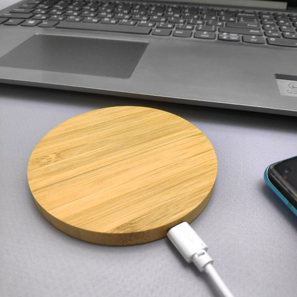 Беспроводное зарядное ЕСО-устройство Wireless Charge 10 W / Натуральное дерево